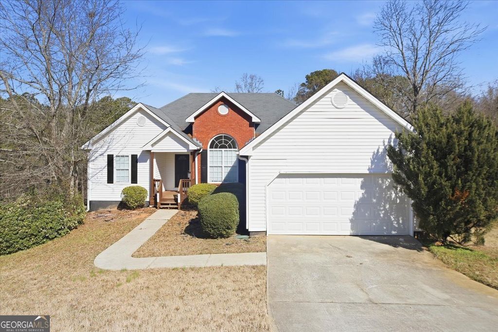 Photo of 232 Cambridge Dr, Loganville, GA 30052 (MLS # 10688708)