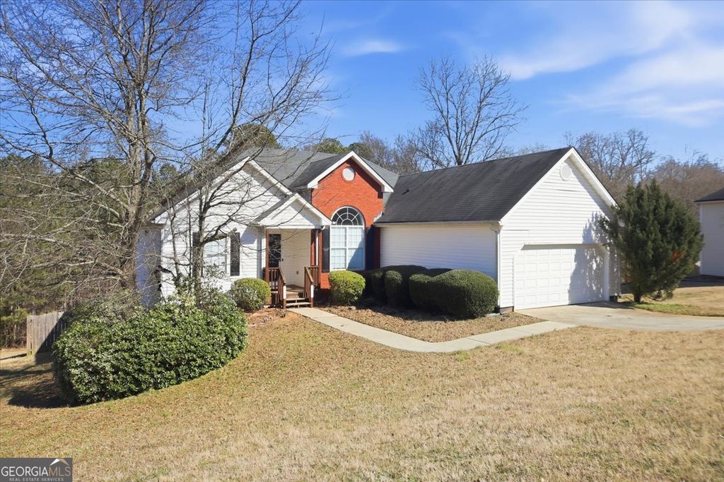 Photo of 232 Cambridge Dr, Loganville, GA 30052 (MLS # 10688708)