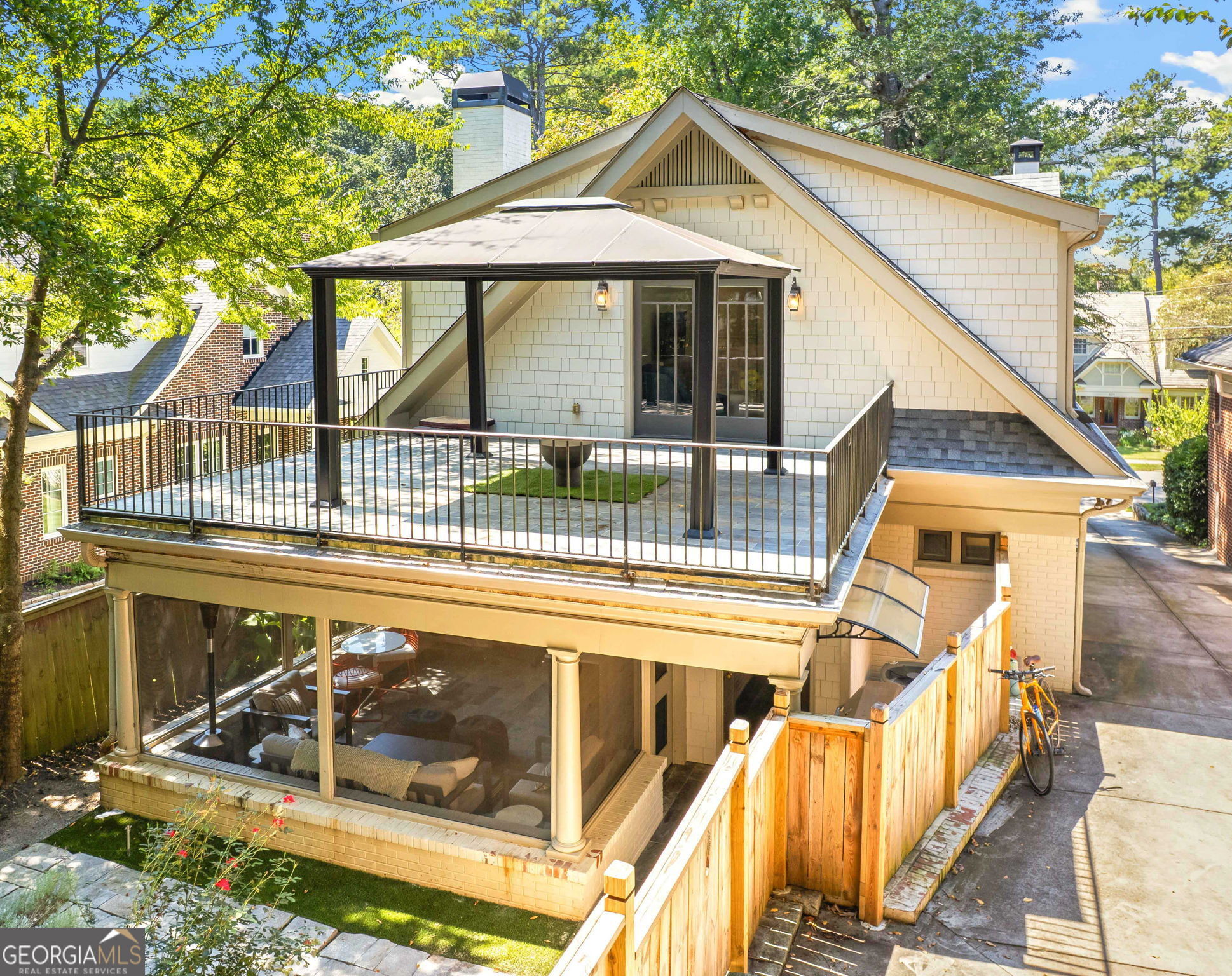 619 Page AVE NE
