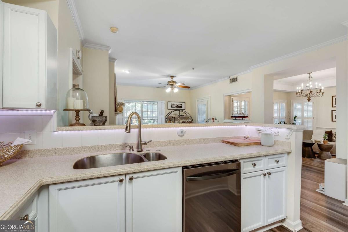 3275 Lenox RD NE 108