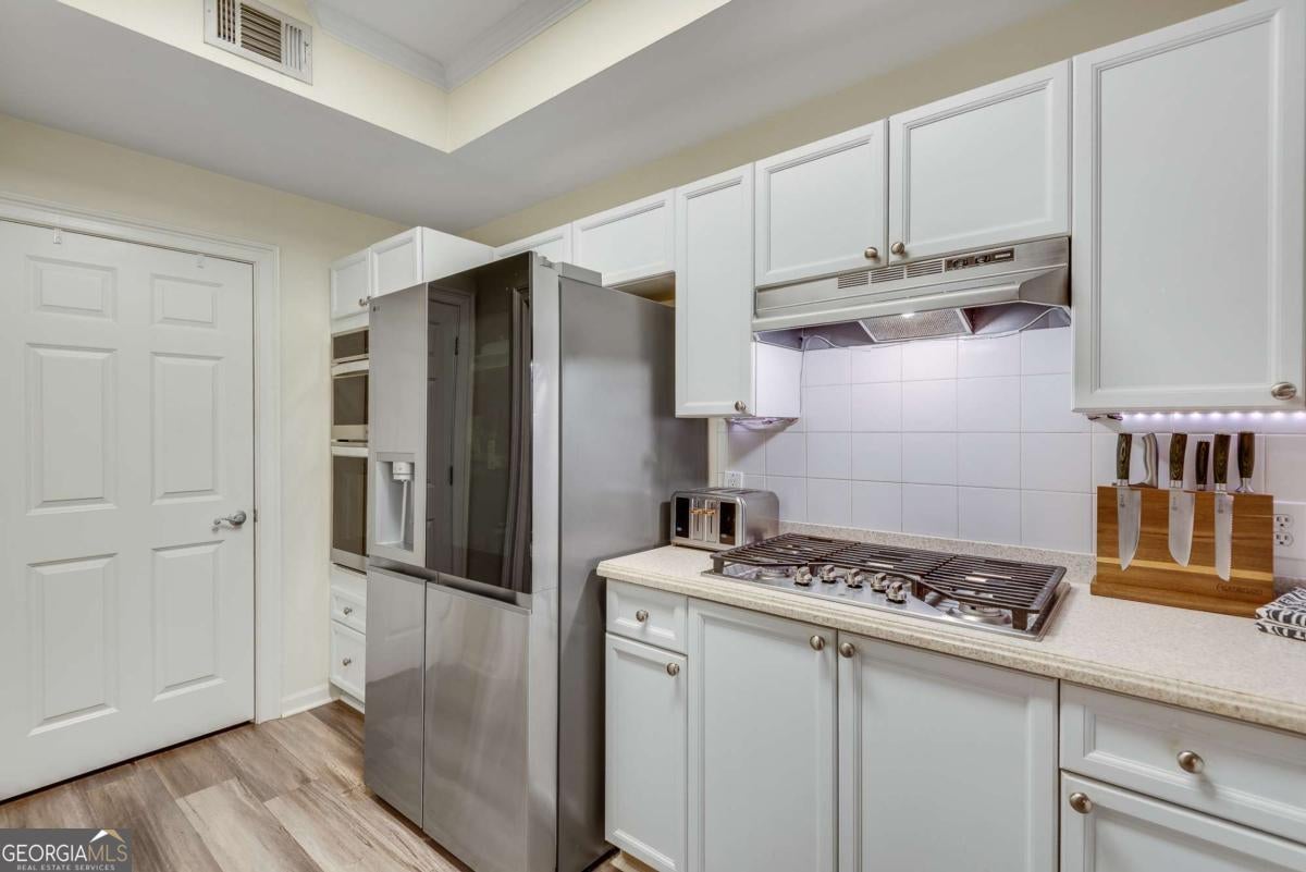 3275 Lenox RD NE 108