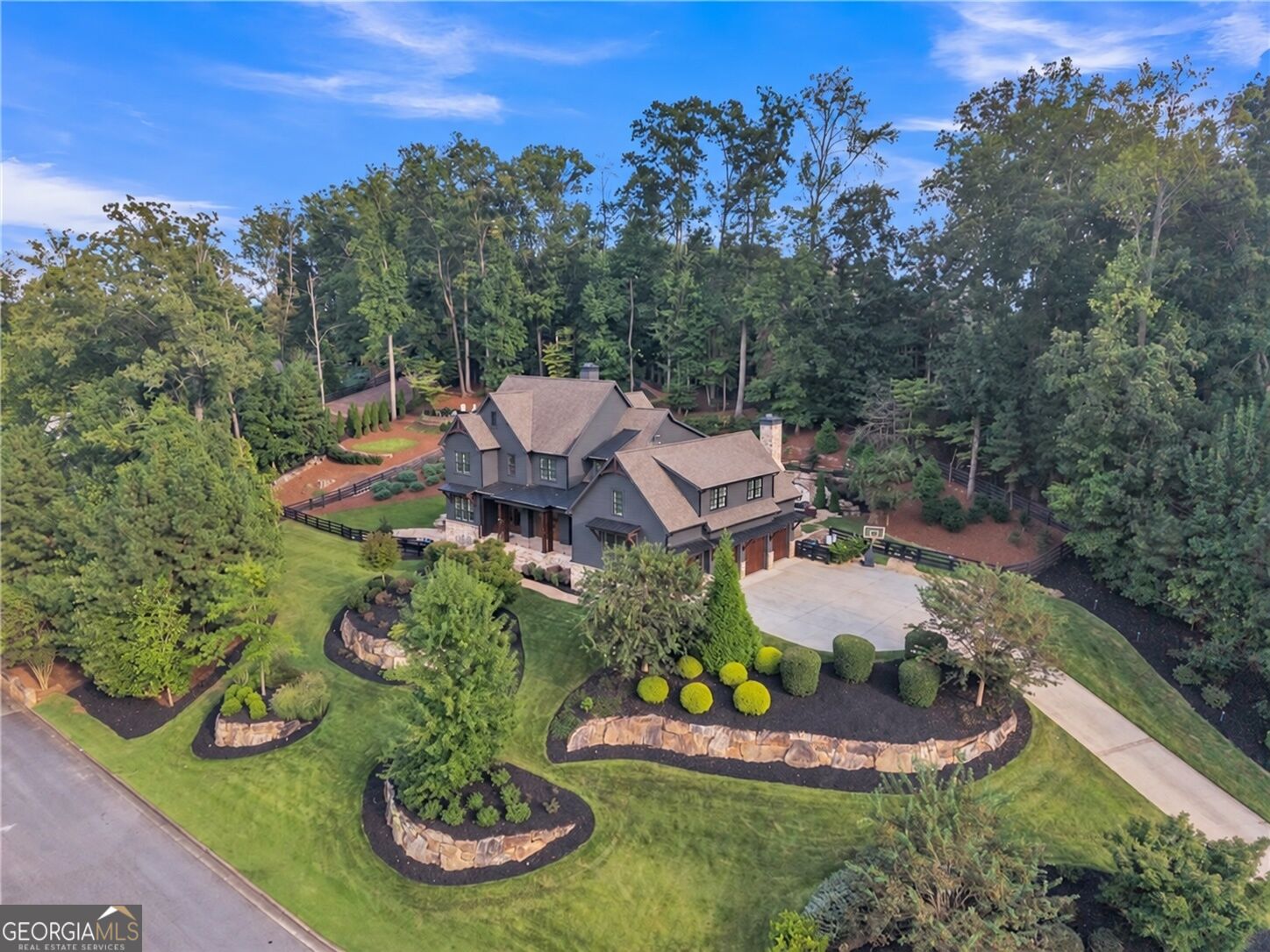 765 Foxhollow RUN