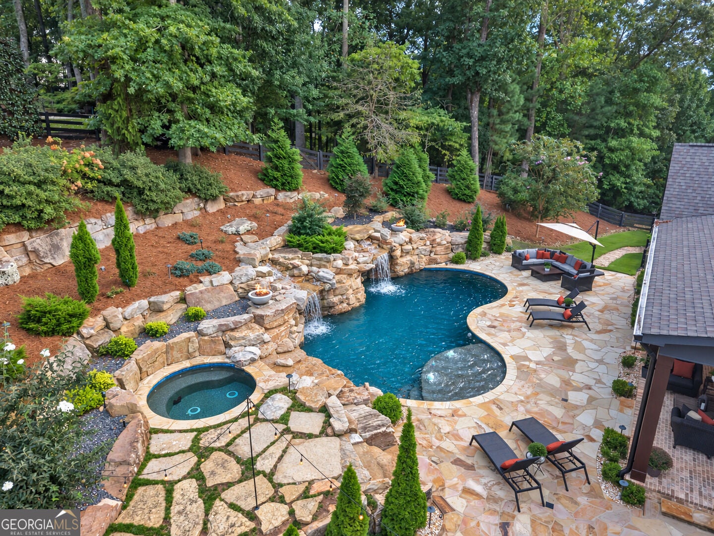 765 Foxhollow RUN