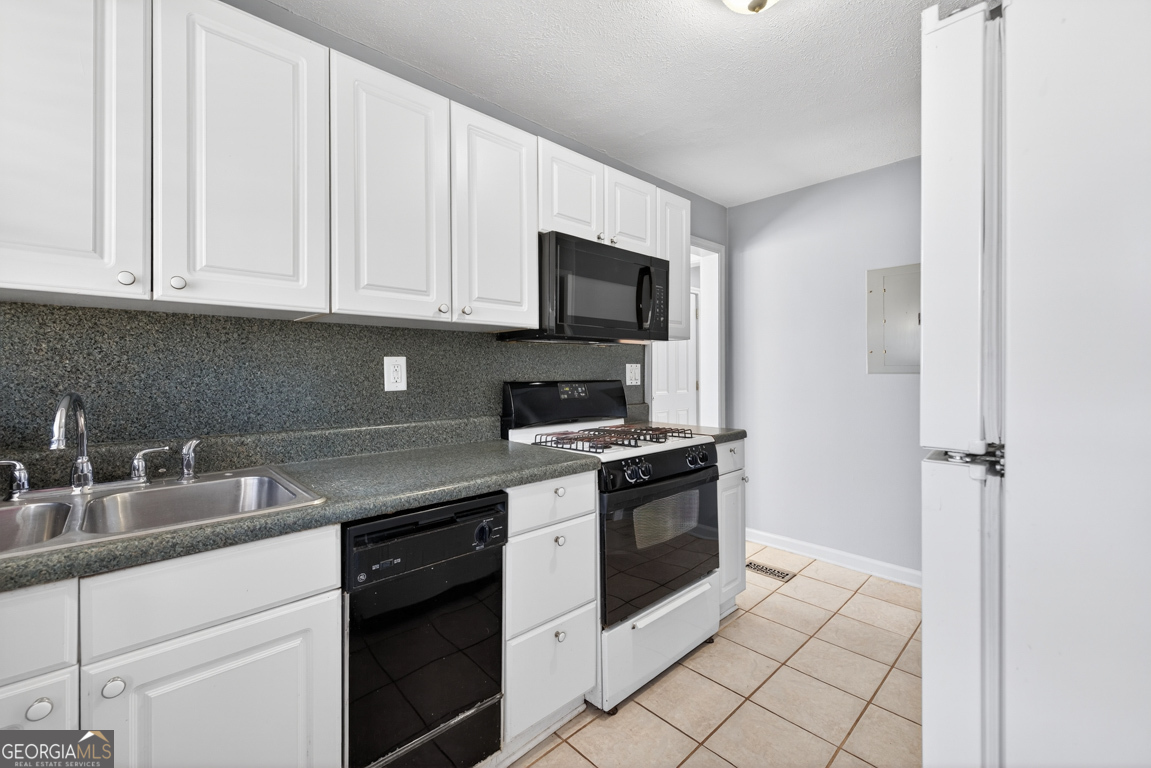 2266 N Shallowford RD