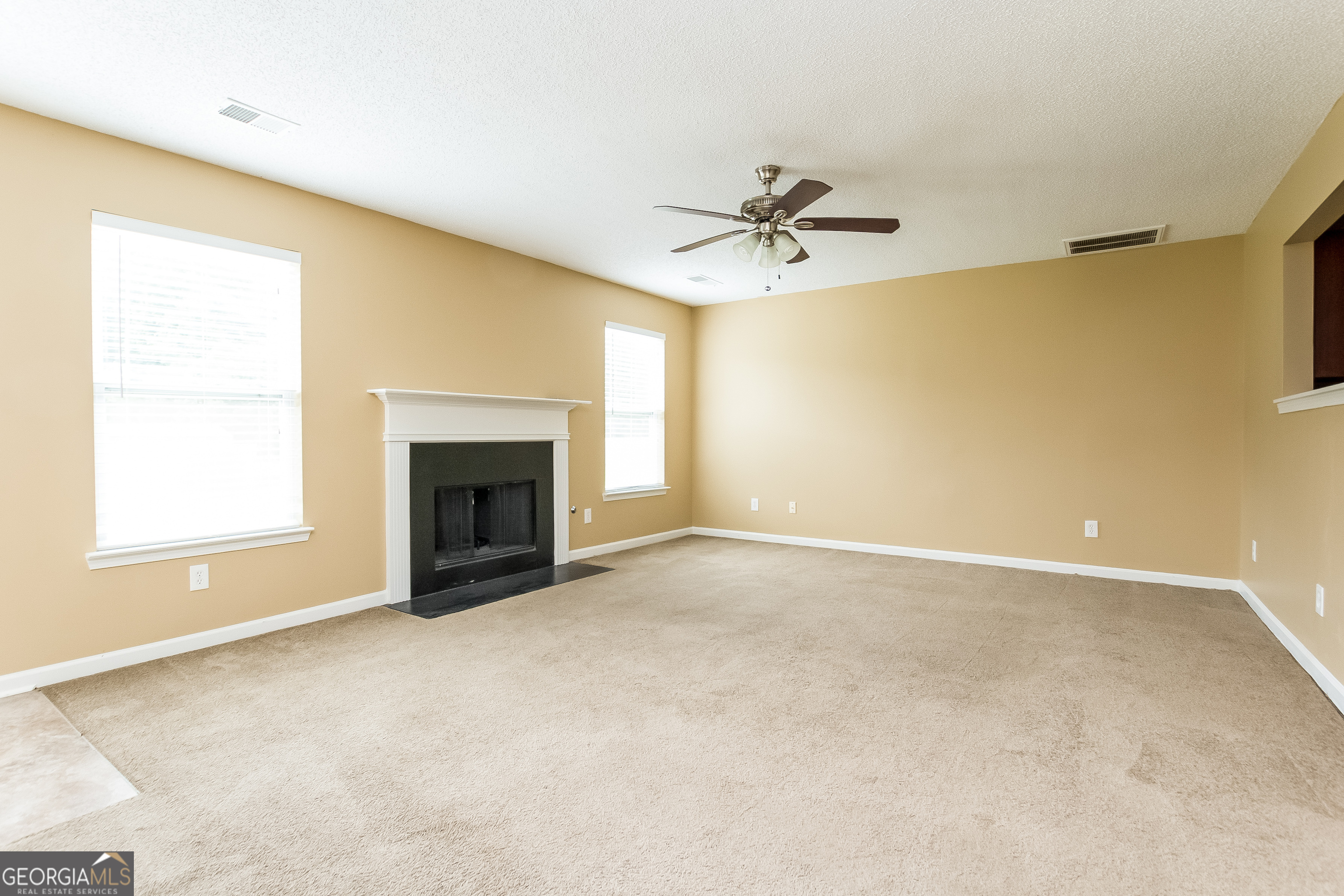 8858 Seneca RD