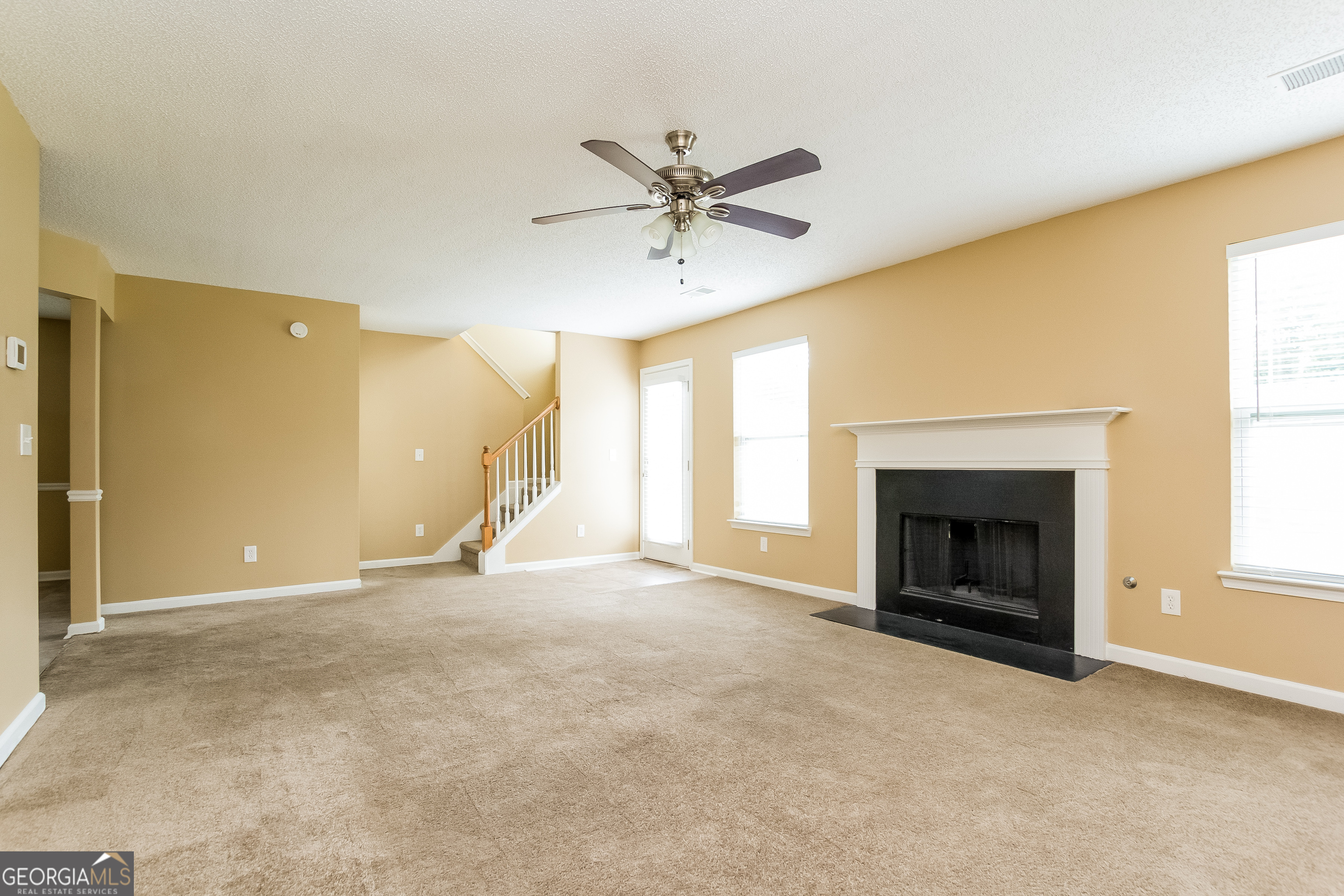 8858 Seneca RD