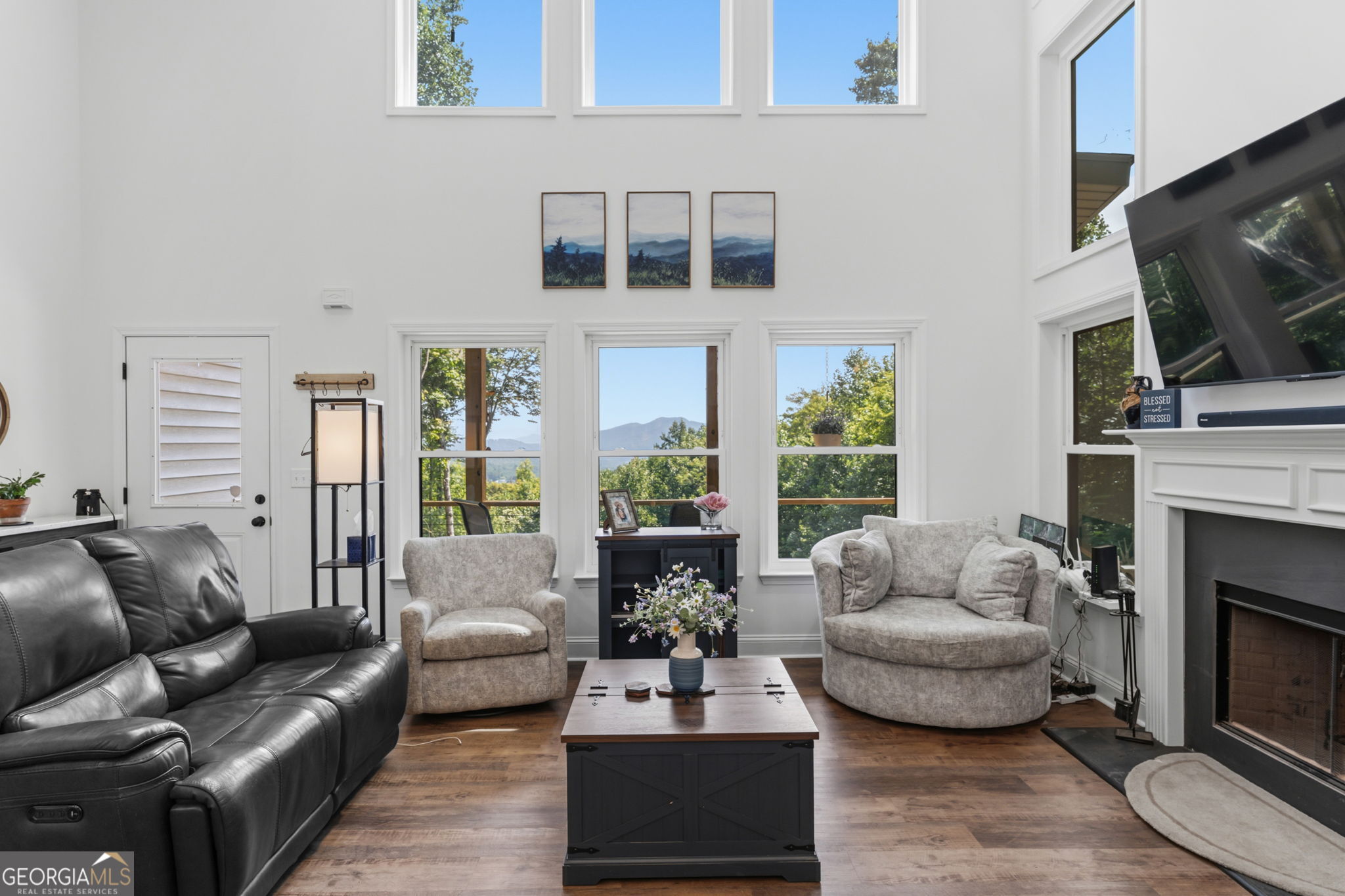 579 Overlook CIR