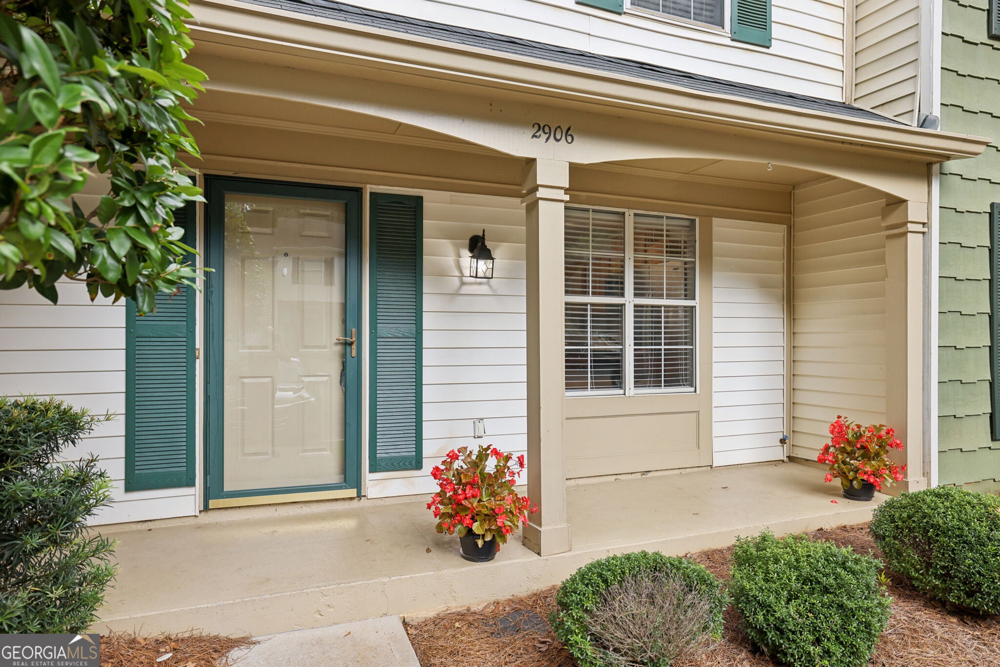 2906 Queen Anne CT