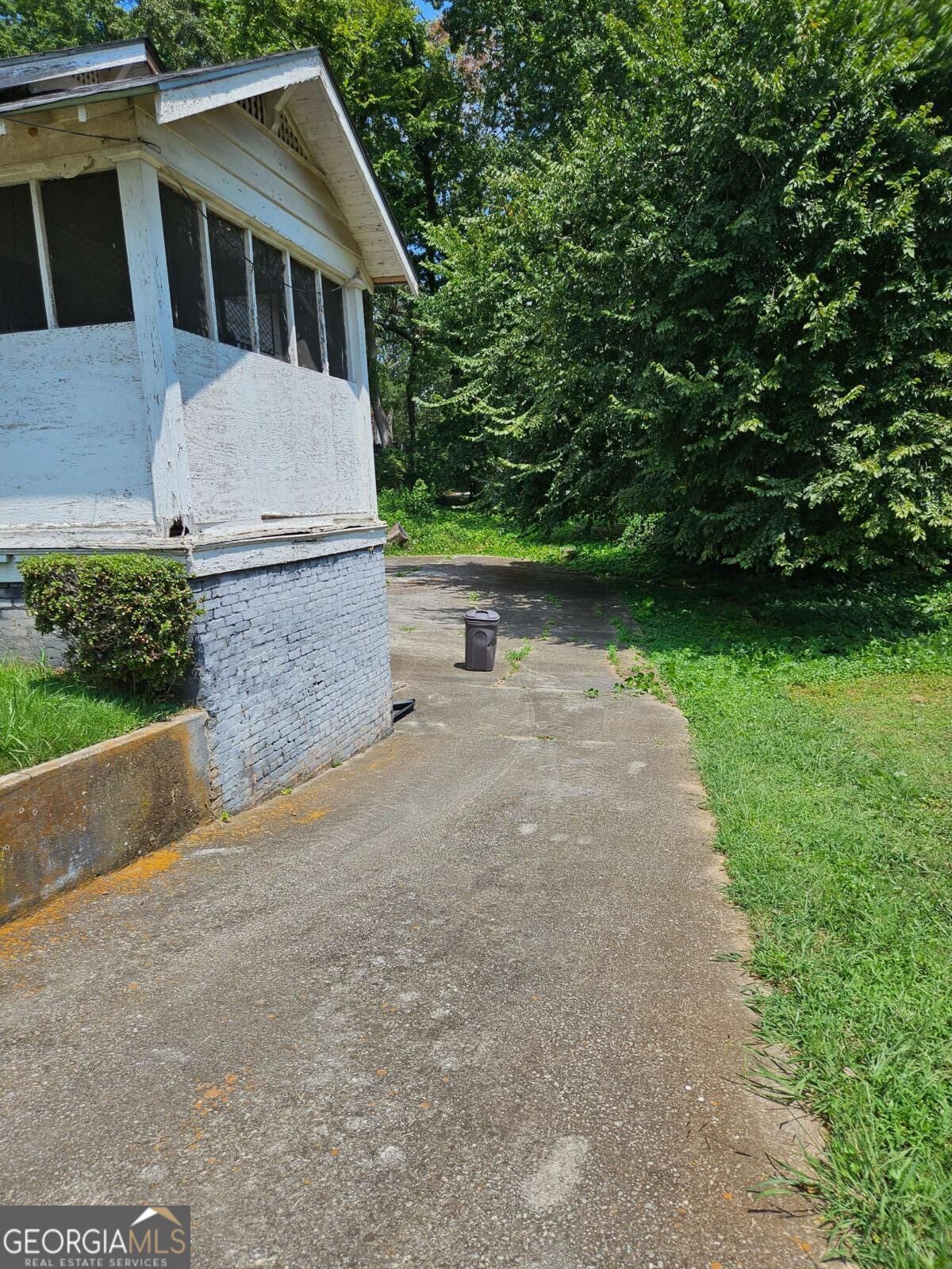 844 Westmont RD
