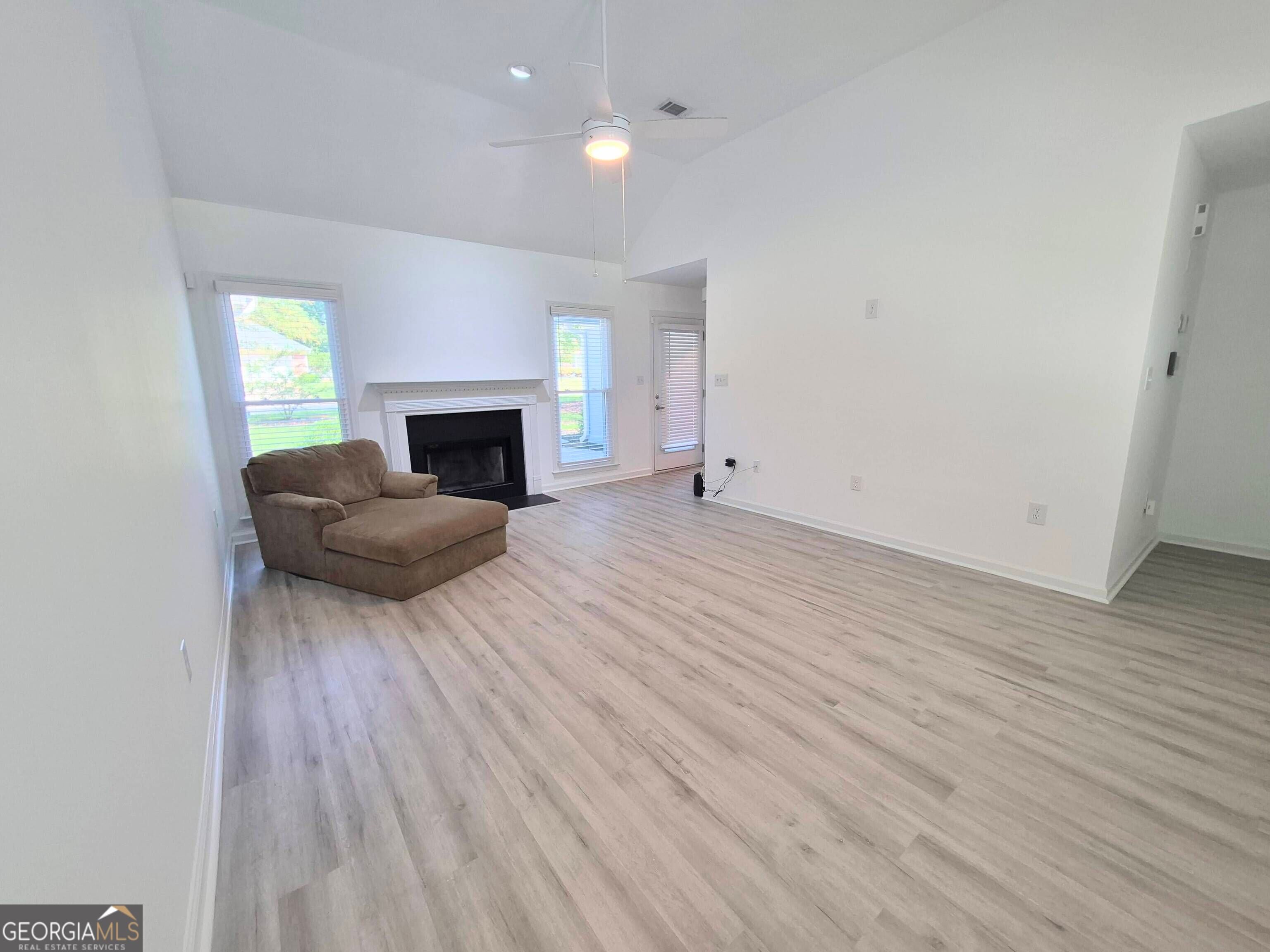 103 Meadow Creek DR