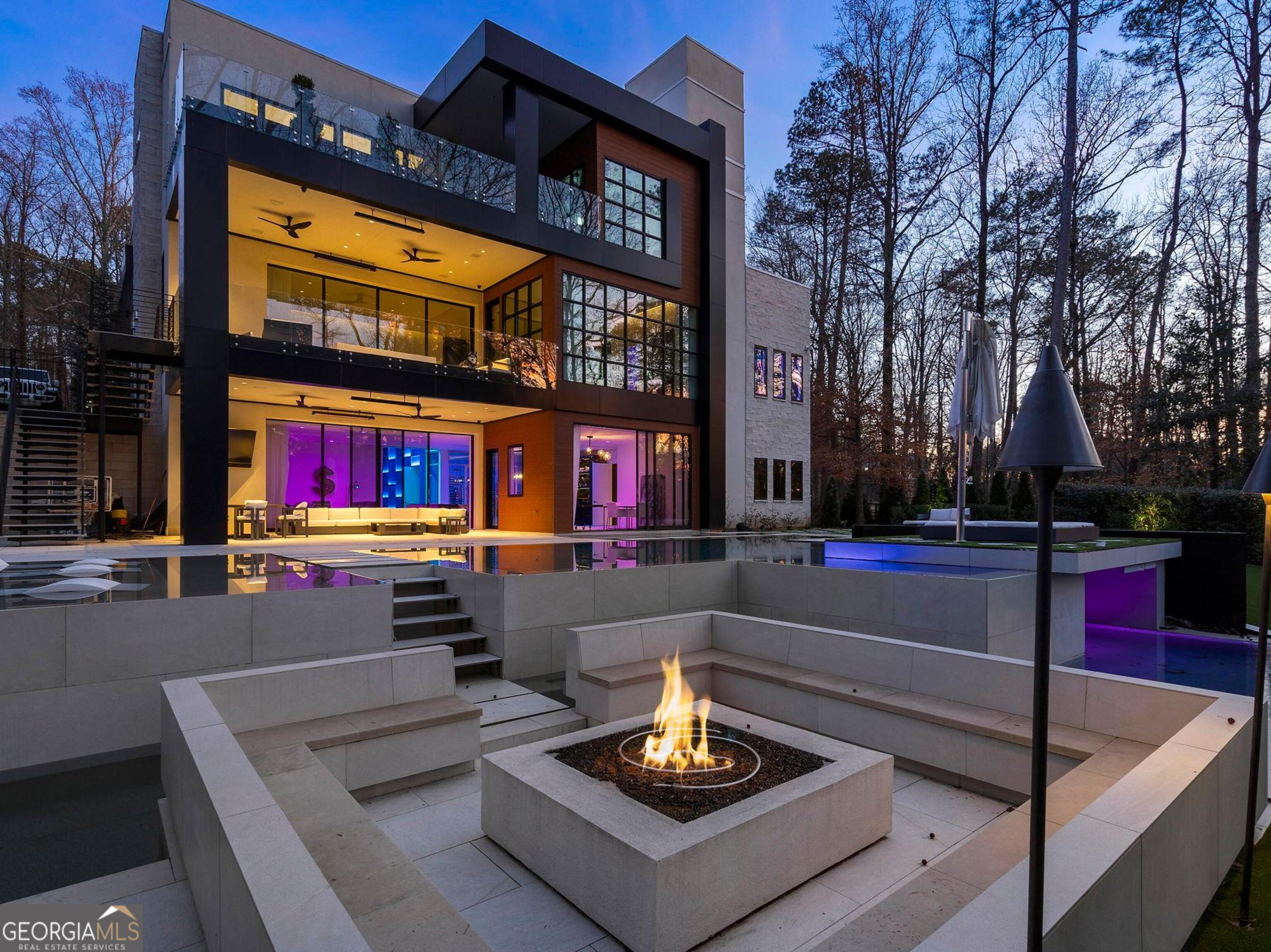 415 River Valley RD