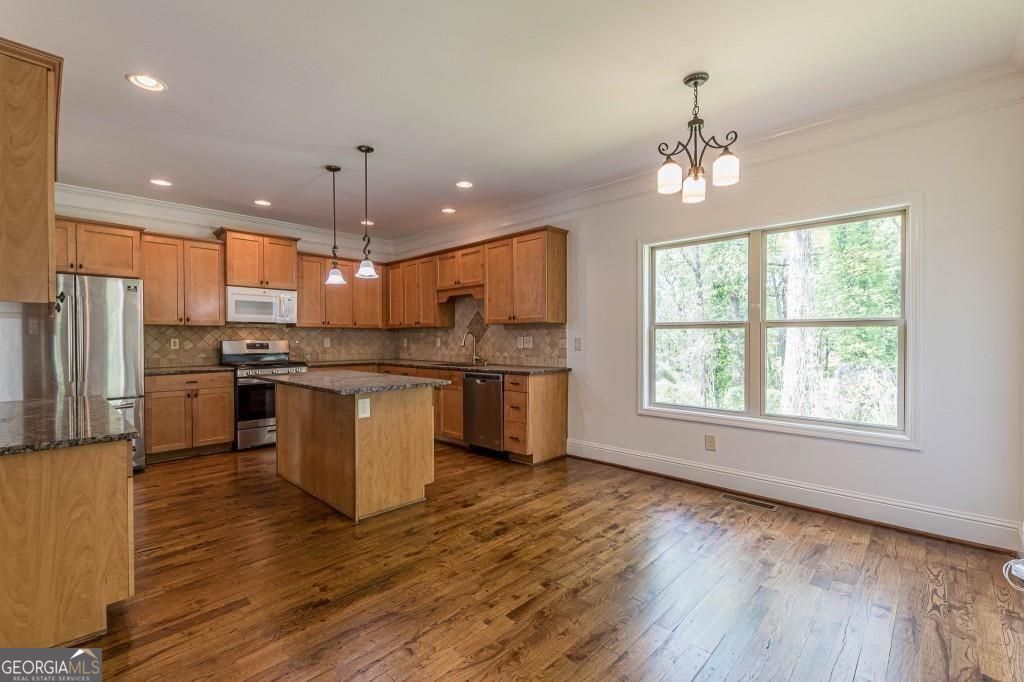 Atlanta, Georgia 30316, United States, 3 Bedrooms Bedrooms, ,4 BathroomsBathrooms,Residential,Active,202293