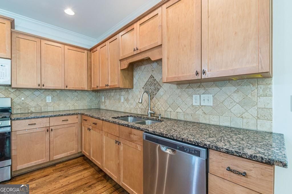 Atlanta, Georgia 30316, United States, 3 Bedrooms Bedrooms, ,4 BathroomsBathrooms,Residential,Active,202293