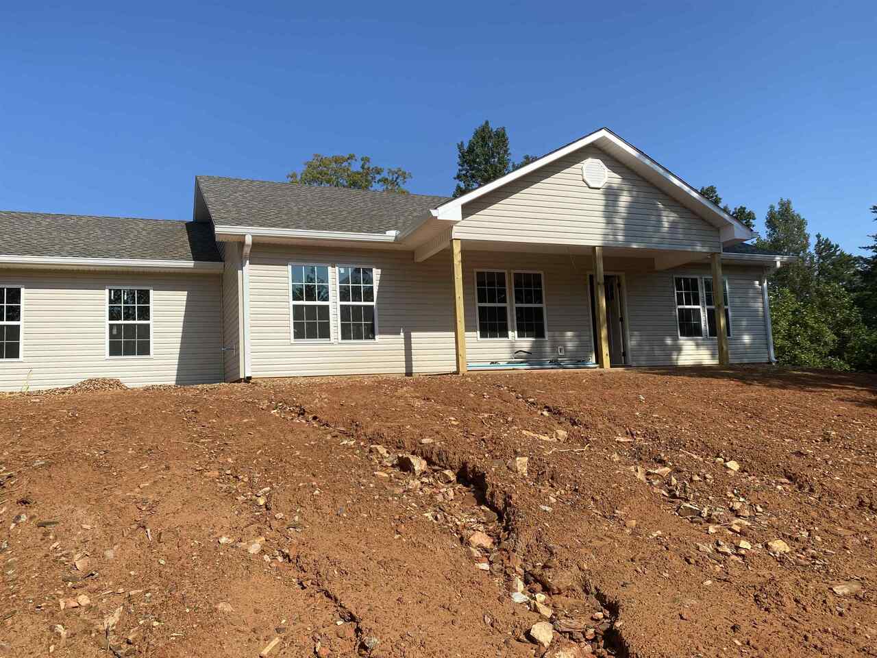 New Construction! 3 bedrooms/2 bath ranch home on a slab with granite countertops in Kitchen and both bathrooms, stainless steel appliance package, vinyl laminate flooring thru out the entire house and rock on front of garage. Located just minutes from downtown Dahlonega and Monteluce Winery.