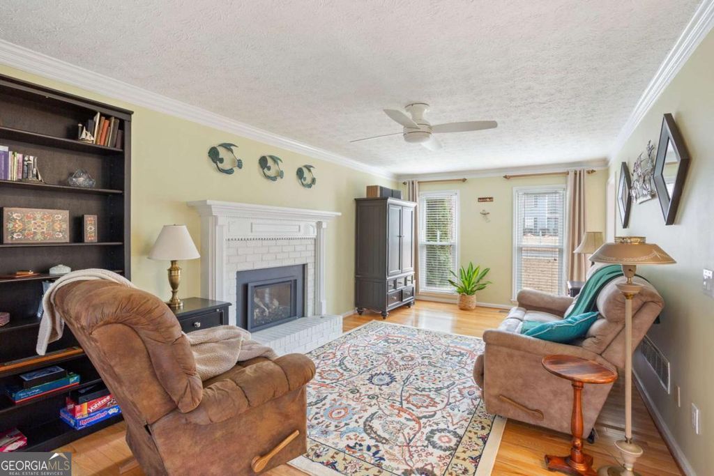 Photo of 1027 Peace Drive NW, Kennesaw, GA 30152 (MLS # 10662427)