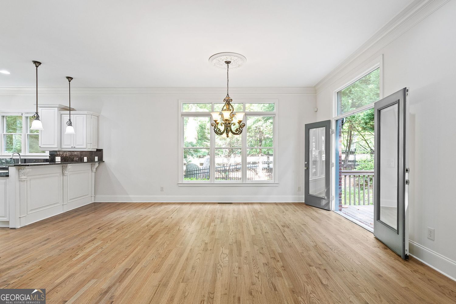 Sandy Springs, Georgia 30328, United States, 5 Bedrooms Bedrooms, ,6 BathroomsBathrooms,Residential,Active,136054