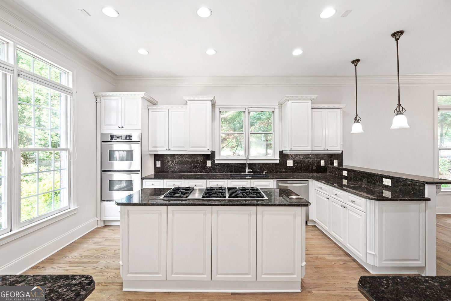 Sandy Springs, Georgia 30328, United States, 5 Bedrooms Bedrooms, ,6 BathroomsBathrooms,Residential,Active,136054