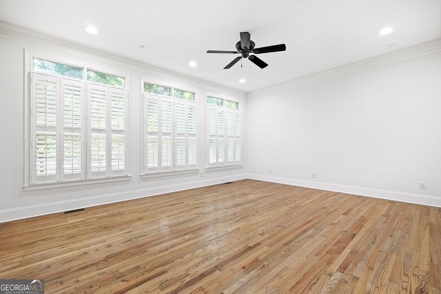 Sandy Springs, Georgia 30328, United States, 5 Bedrooms Bedrooms, ,6 BathroomsBathrooms,Residential,Active,136054