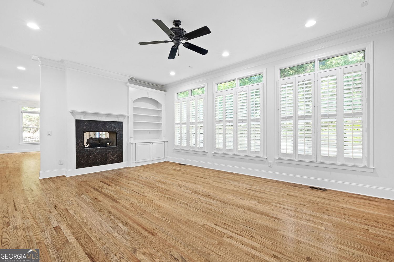 Sandy Springs, Georgia 30328, United States, 5 Bedrooms Bedrooms, ,6 BathroomsBathrooms,Residential,Active,136054