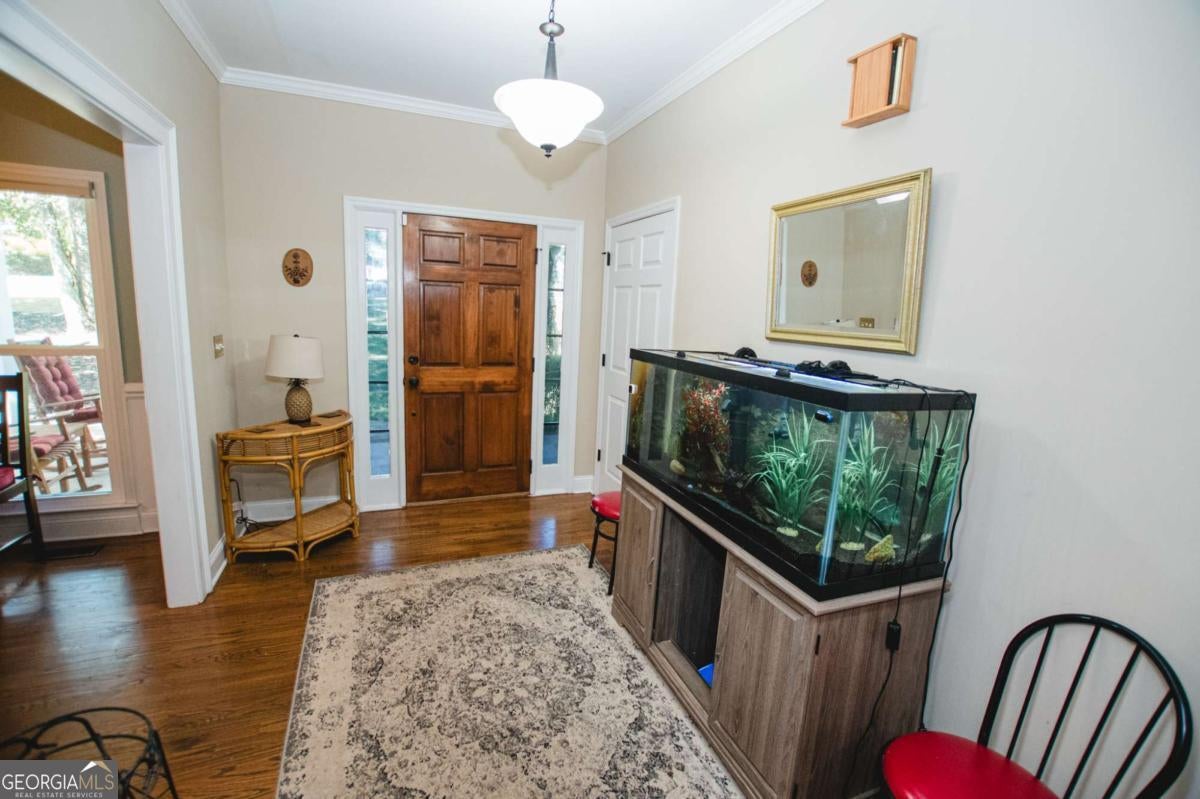 1011 Lakeside CT