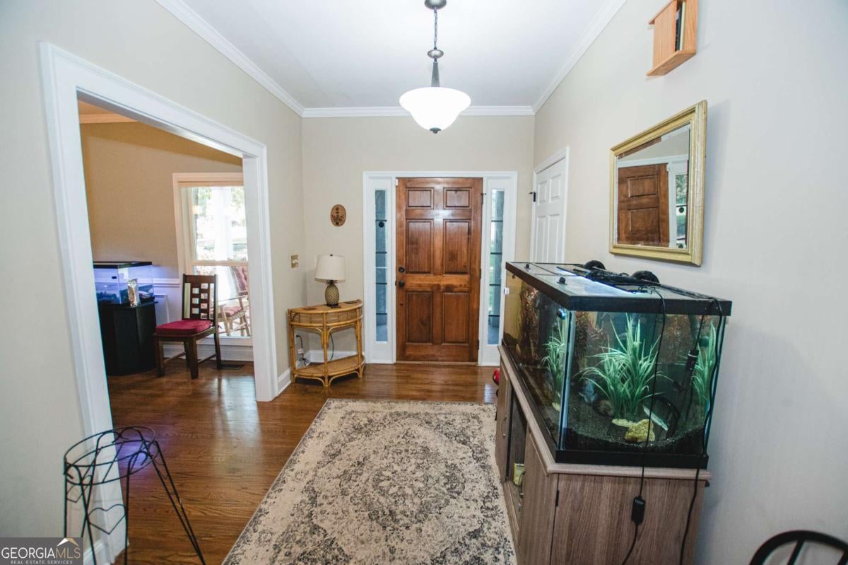 1011 Lakeside CT