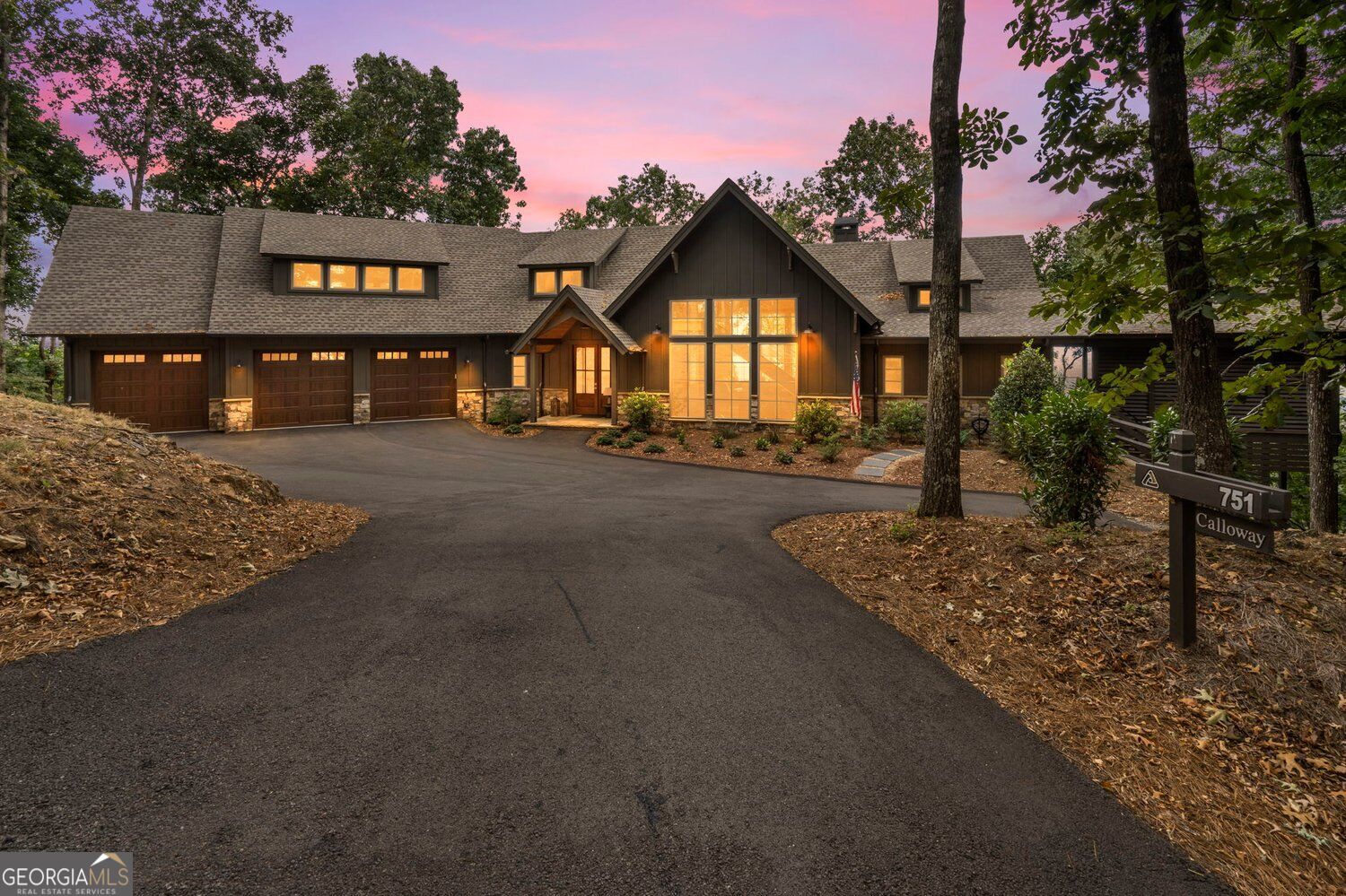 751 Ridgeview DR
