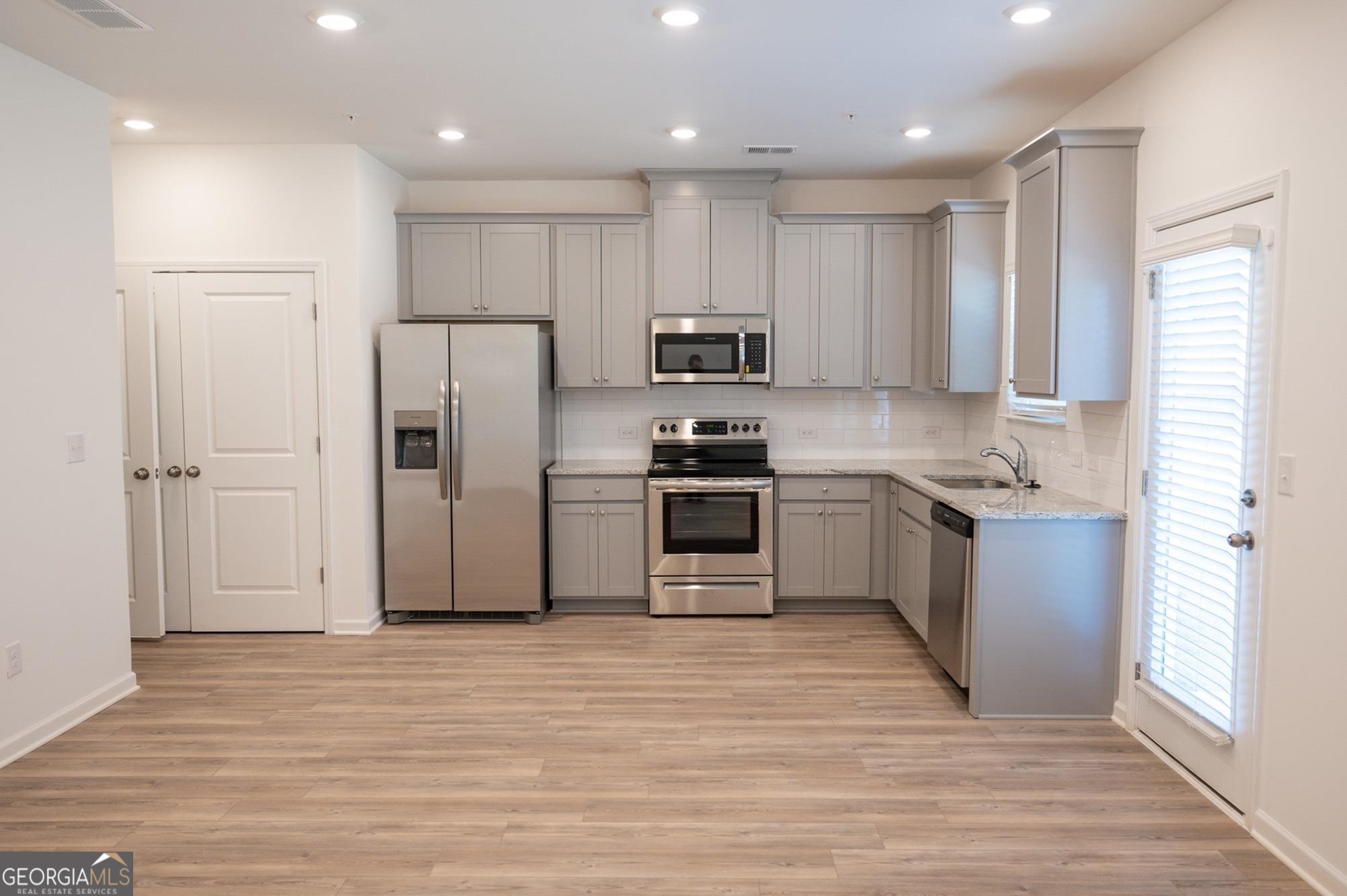 College Park, Georgia 30349, United States, 3 Bedrooms Bedrooms, ,3 BathroomsBathrooms,Residential,Active,63142