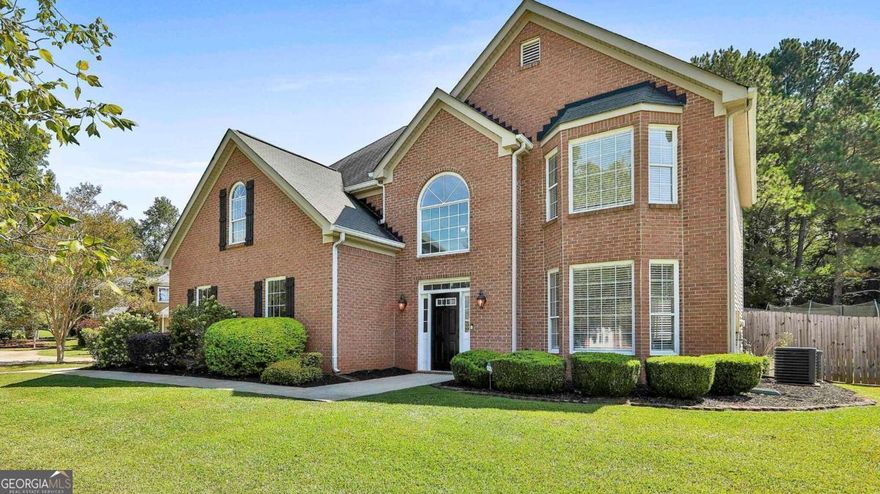 Beautifully remodeled 4 bed, 2.5 bath home. *Prime Location* Approximately 2800 square feet of living space checks all the boxes. Step inside and be welcomed into an open floor plan that seamlessly connects kitchen, dining, and family room. For those special occasions, a separate formal dining room and formal living room on main can host larger gatherings or even add flexible space options such as an office. This beautifully renovated home boasts an open modern kitchen with stainless steel appliances, sleek white cabinets, and granite countertops. Additionally, the upgraded wood flooring that extends throughout the entire main floor adds a touch of luxury to this already stunning space. Located in a wonderful neighborhood with top-notch schools. Great local amenities and just a quick drive to dining and grocery. This home is absolutely sure to delight! ** Lender credit of $1000 if buyers use Makinley Cook with CMG HomeLoans**