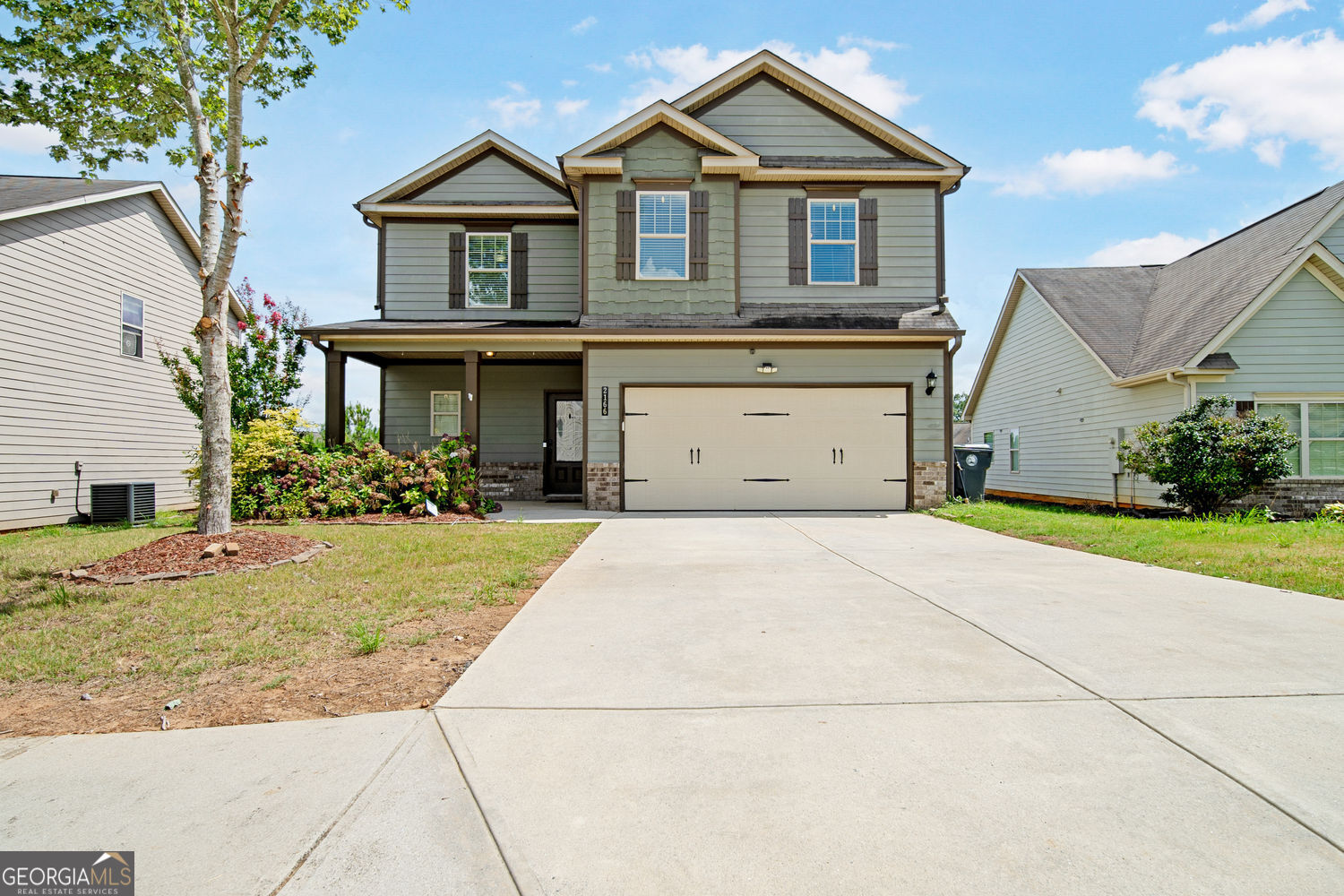 Move-in ready 2016 home with no carpet and a freshly painted interior! Enjoy a spacious open-concept layout, updated lighting throughout, and a large, fenced backyard perfect for entertaining. Conveniently located just minutes from Highway 316. This home offers comfort, style, and easy access to everything you need!