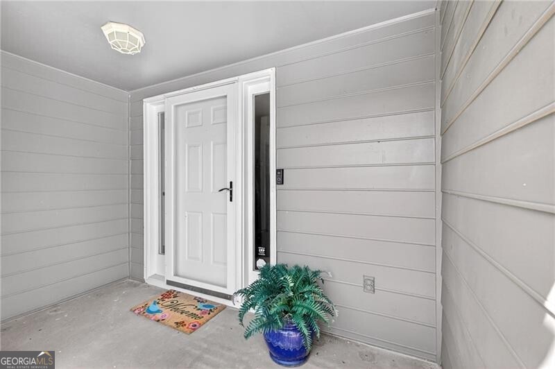 4590 VILLAGE OAKS CIR