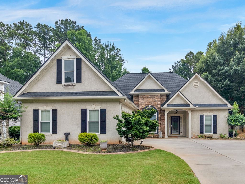 Photo of 23 Park Forest Curve, Newnan, GA 30265 (MLS # 10804844)