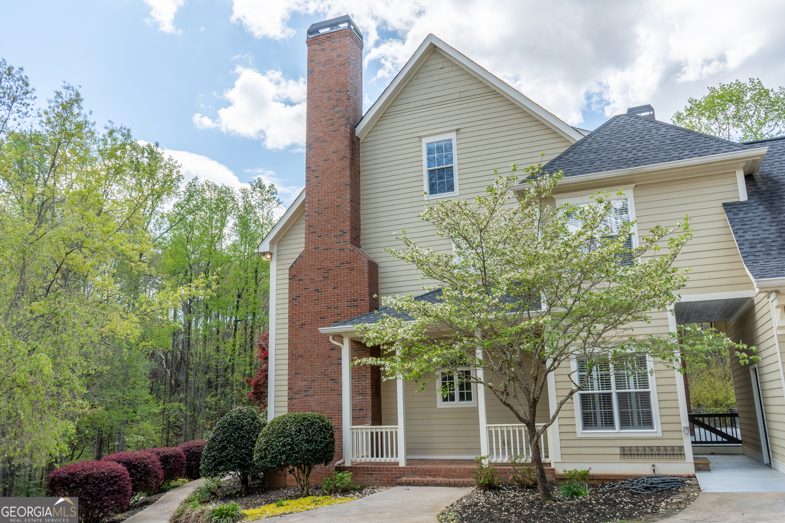 Clarkesville, Georgia 30523, United States, 5 Bedrooms Bedrooms, ,5 BathroomsBathrooms,Residential,Active,176775