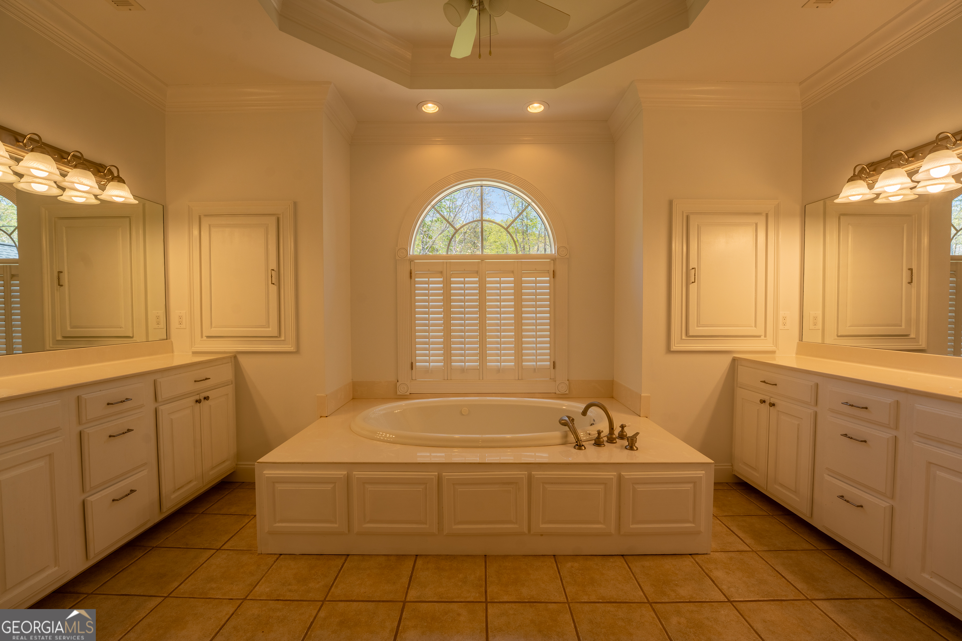 Clarkesville, Georgia 30523, United States, 5 Bedrooms Bedrooms, ,5 BathroomsBathrooms,Residential,Active,176775