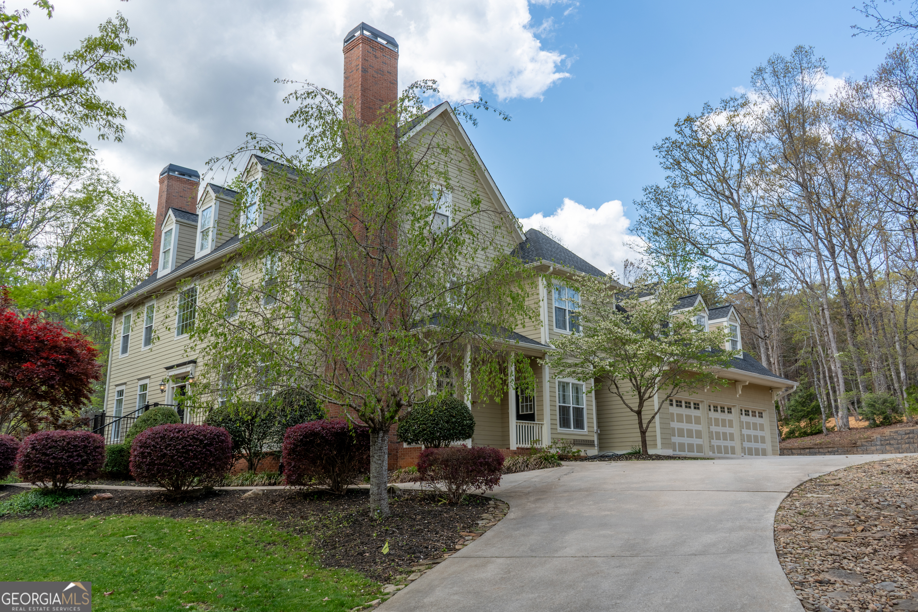 Clarkesville, Georgia 30523, United States, 5 Bedrooms Bedrooms, ,5 BathroomsBathrooms,Residential,Active,176775