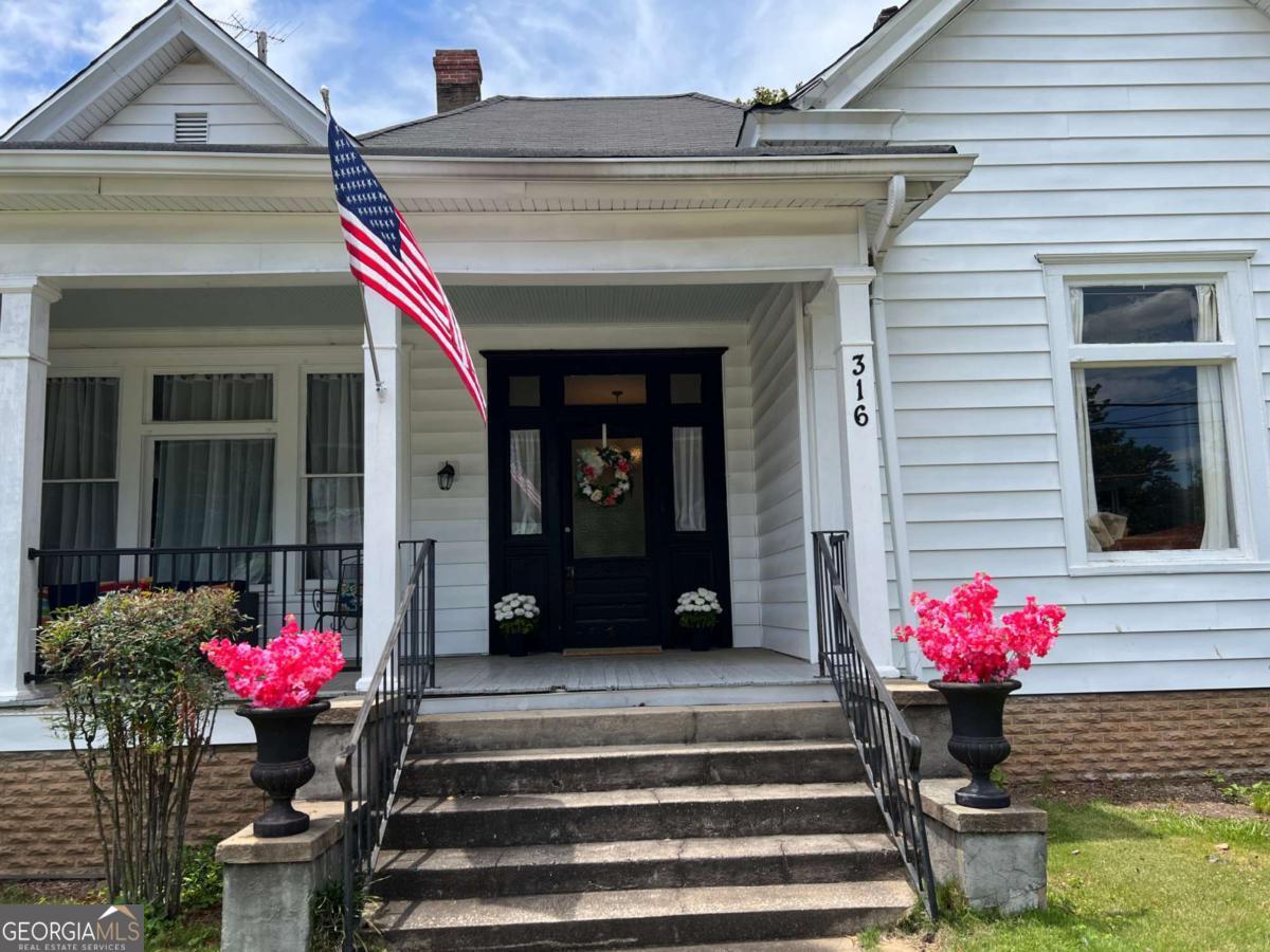 316 College ST