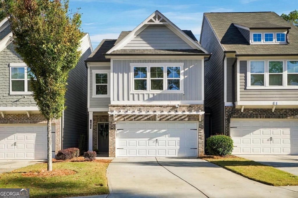 Photo of 1829 Parkades Path SW, Marietta, GA 30008 (MLS # 10878472)