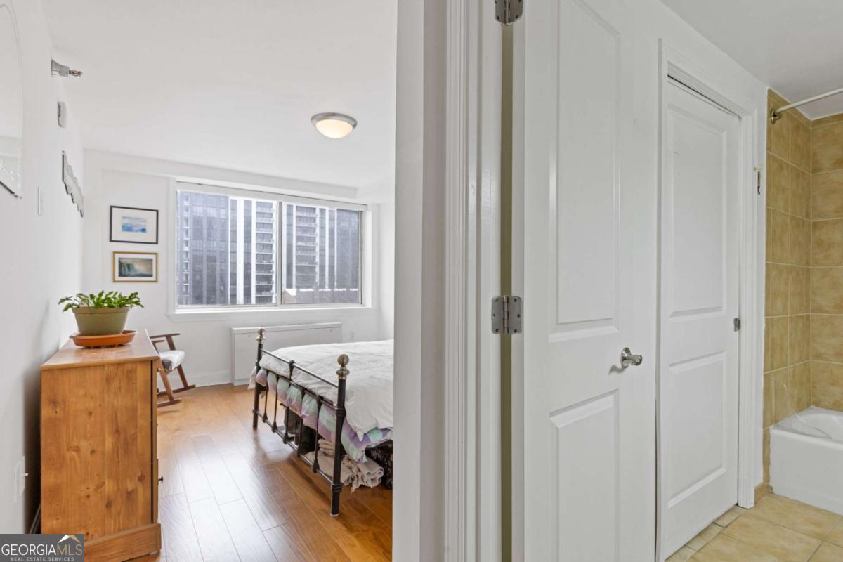 2479 Peachtree RD NE 402