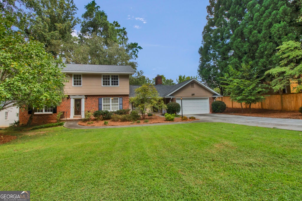 Photo of 2594 W Fontainebleau Court, Atlanta, GA 30360 (MLS # 10849275)