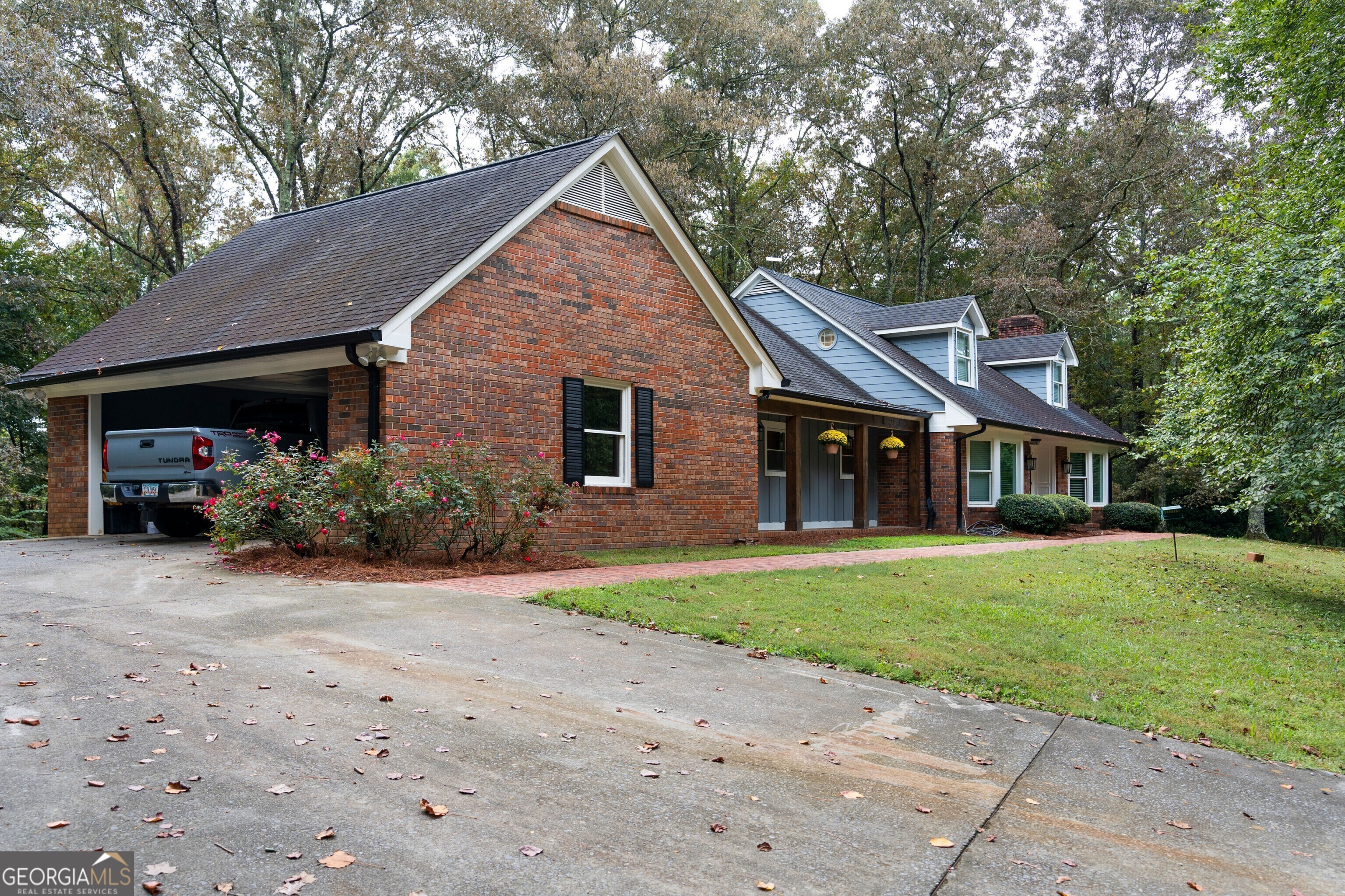 311 Herring RD NE