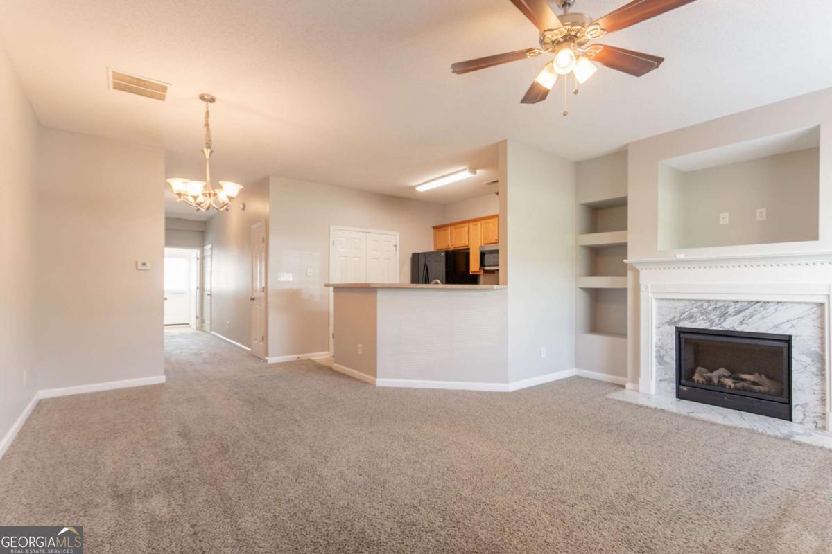 4544 Parkview SQ