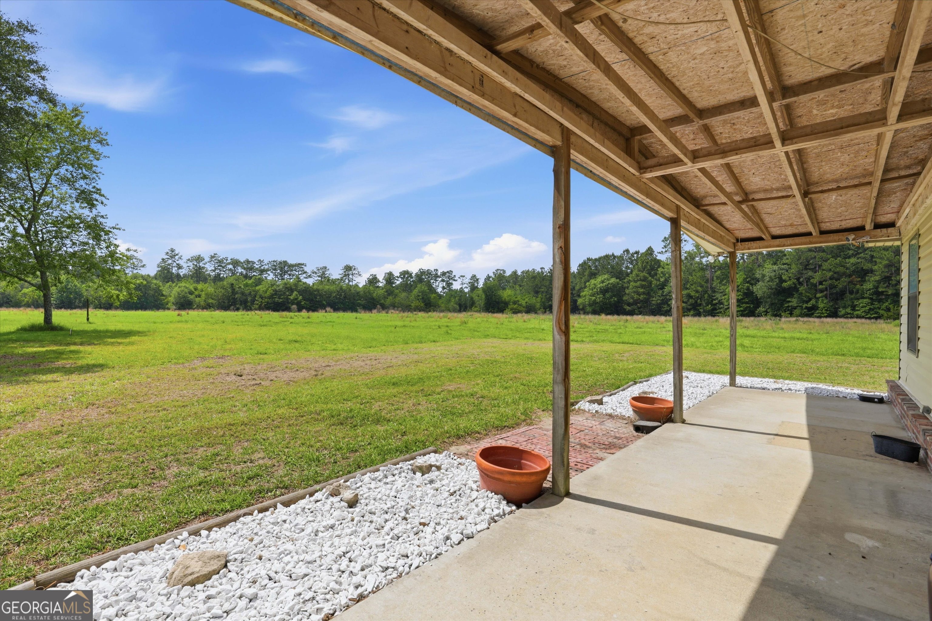 1525 Myron Hart RD