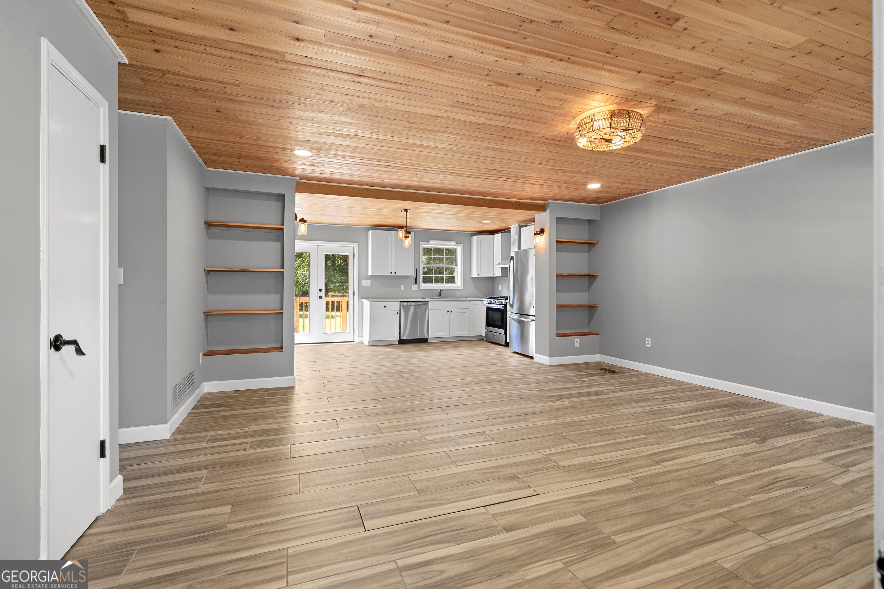 4361 Macland RD