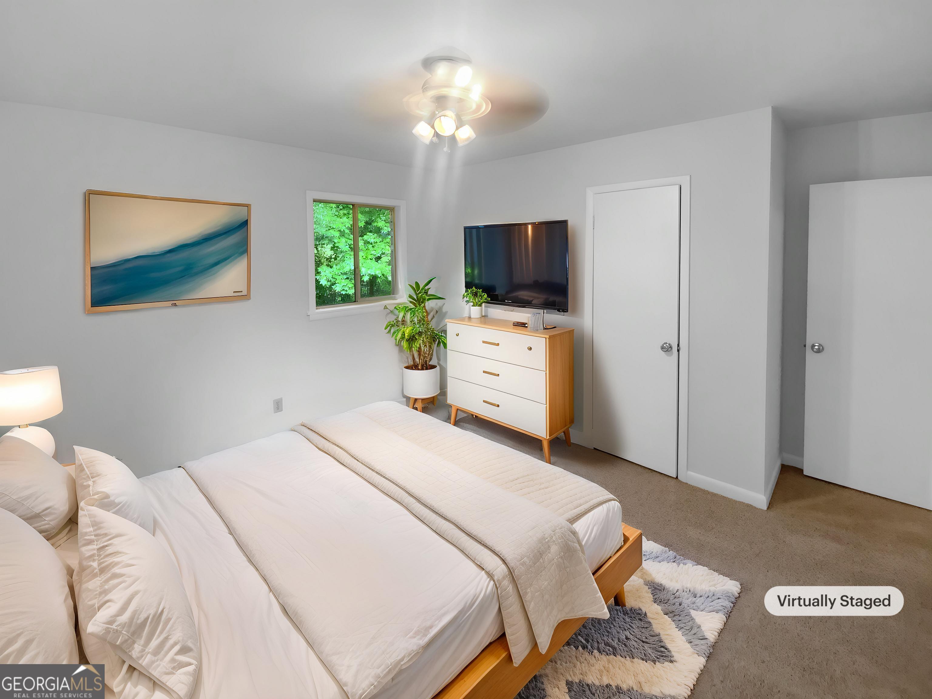 HOLLYDALE - Residential