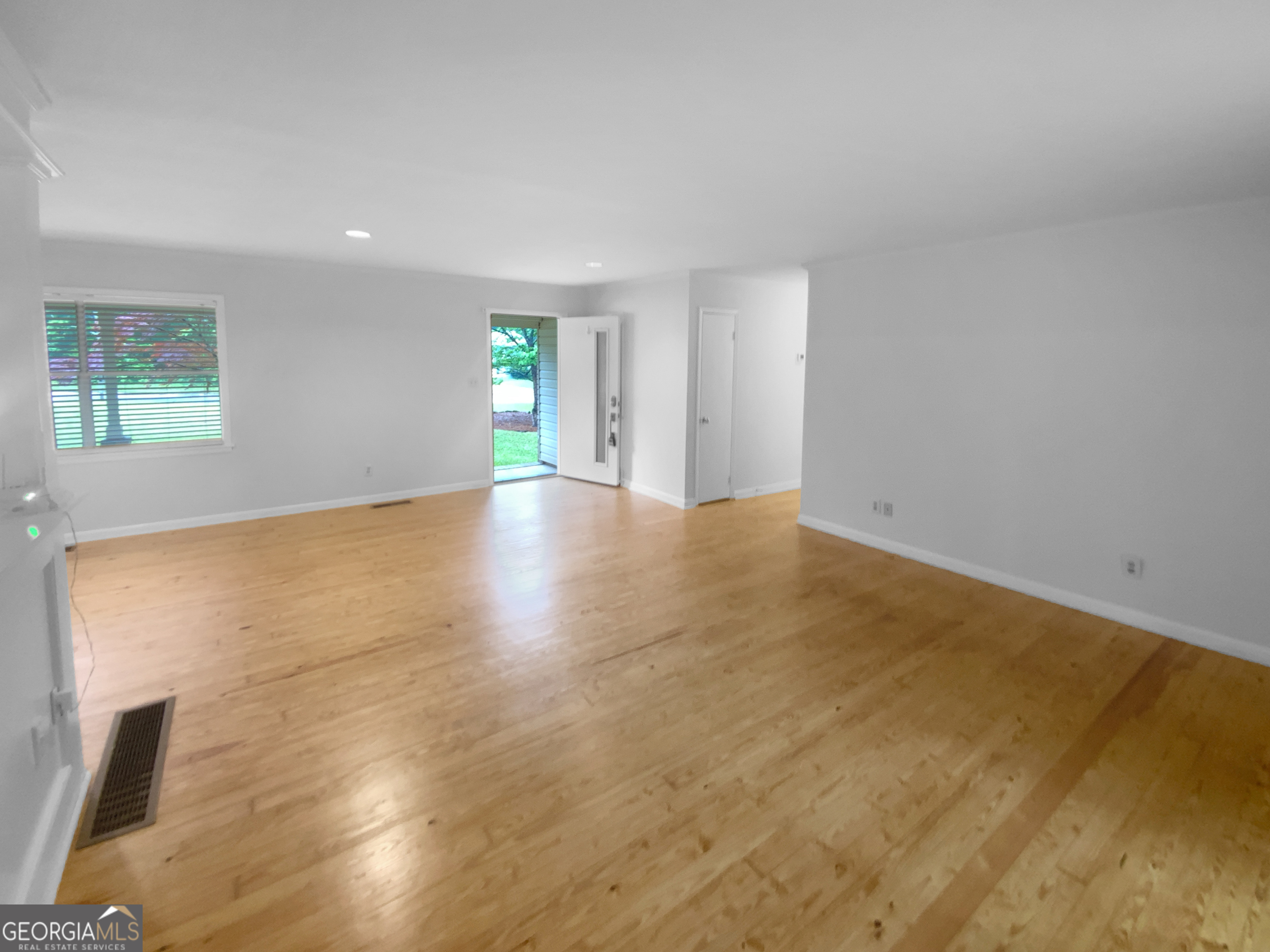 HOLLYDALE - Residential