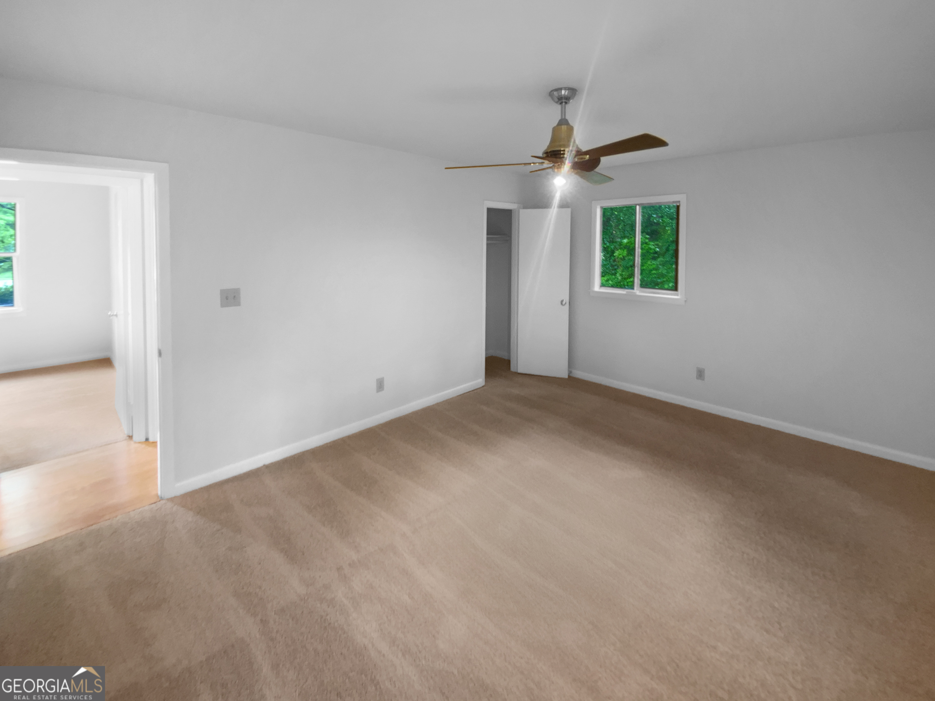 HOLLYDALE - Residential