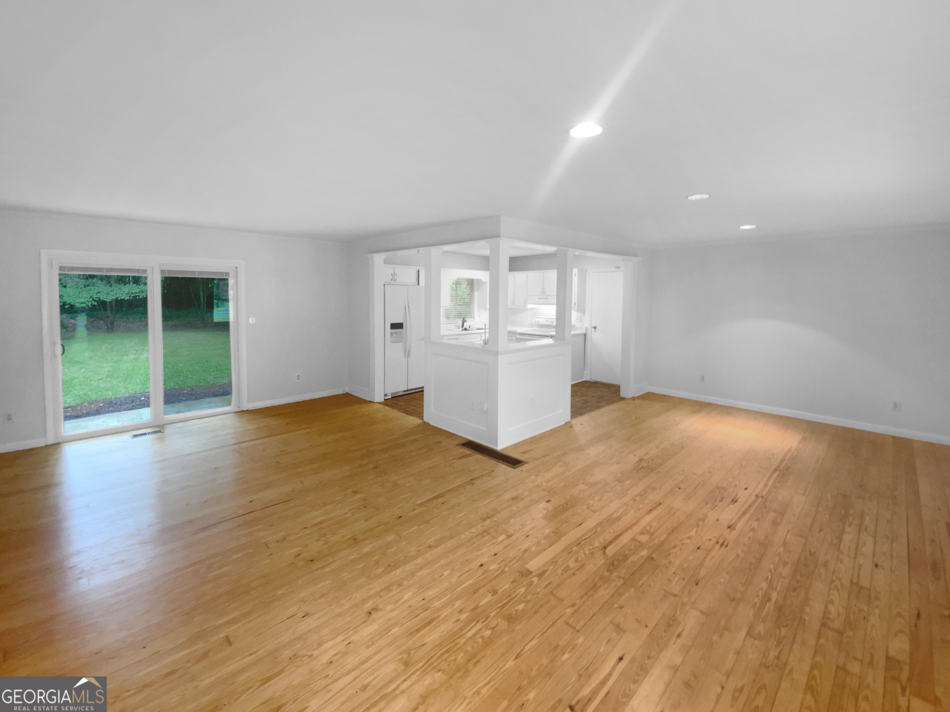 HOLLYDALE - Residential