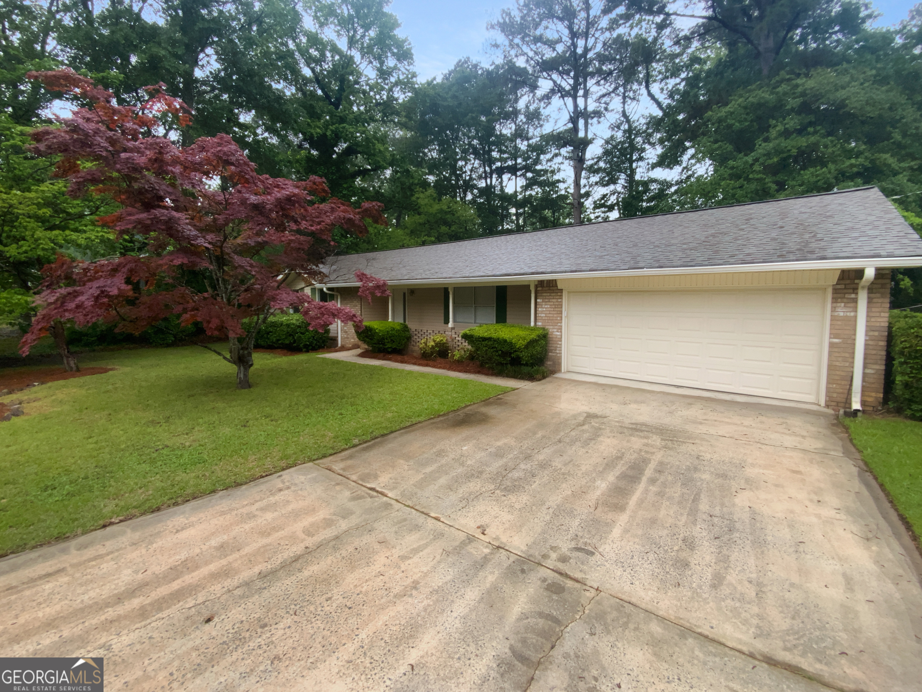 HOLLYDALE - Residential