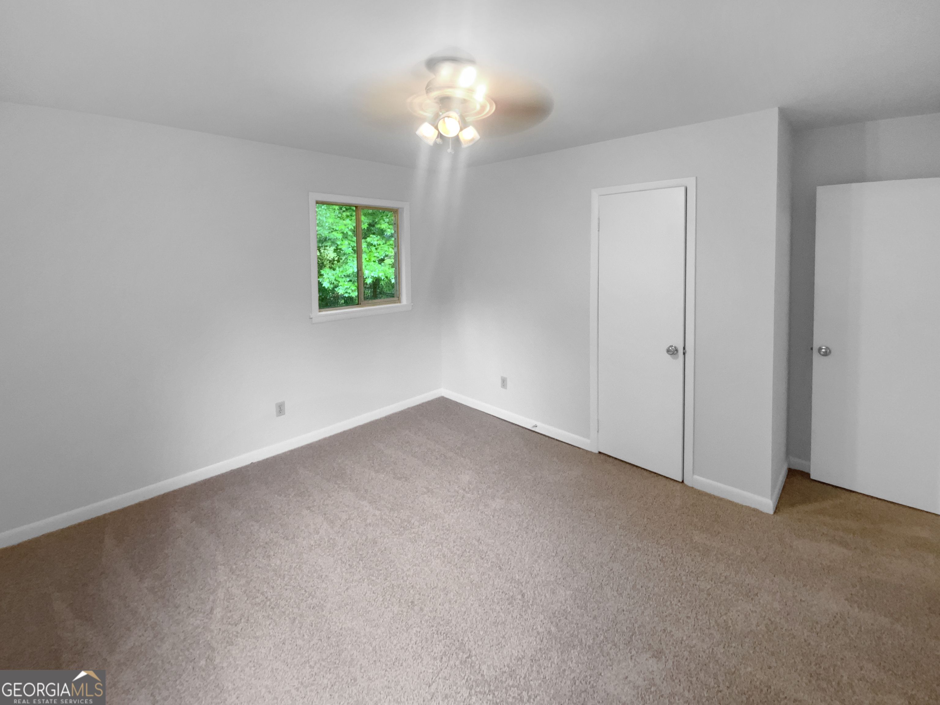 HOLLYDALE - Residential