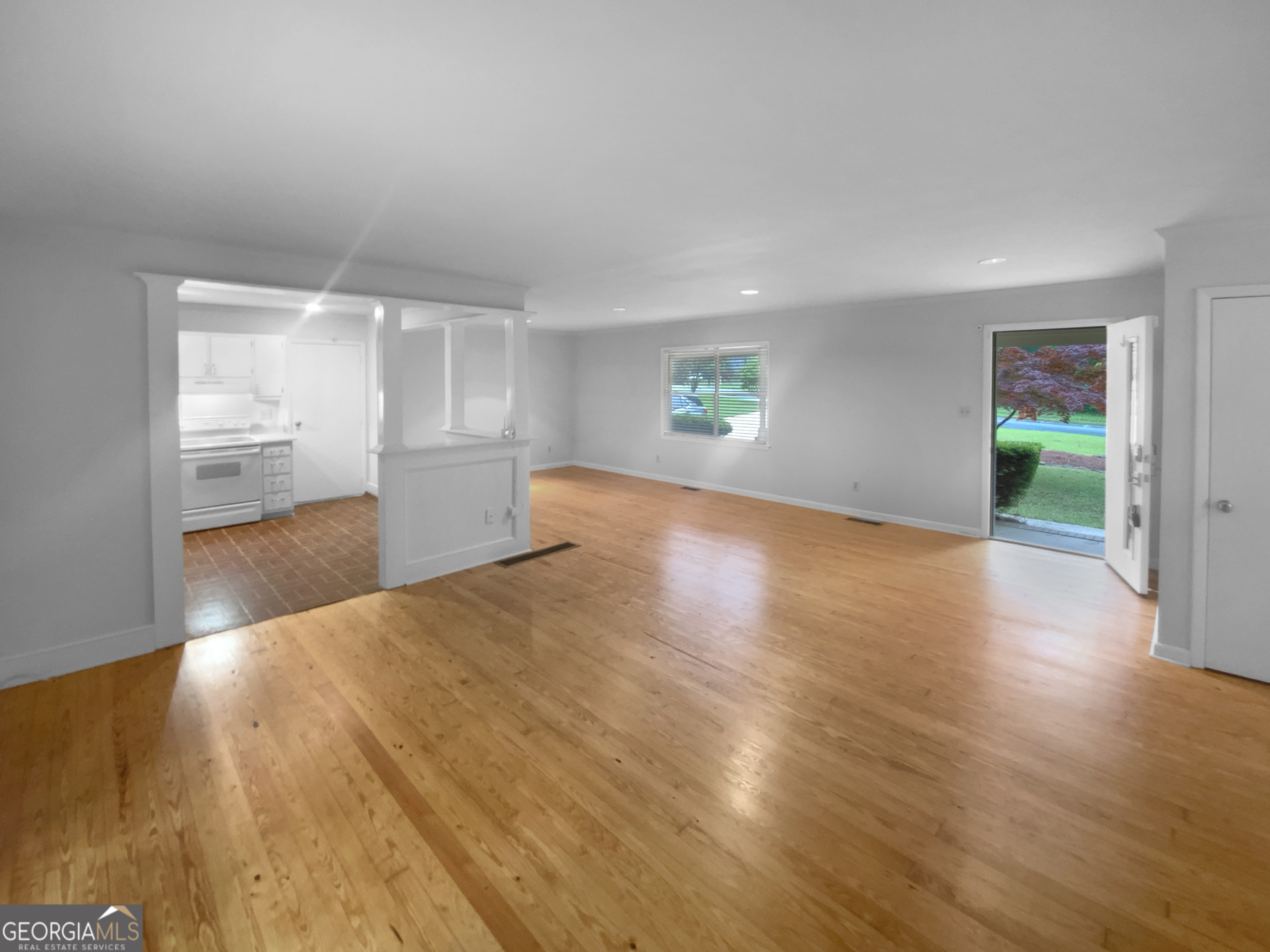 HOLLYDALE - Residential