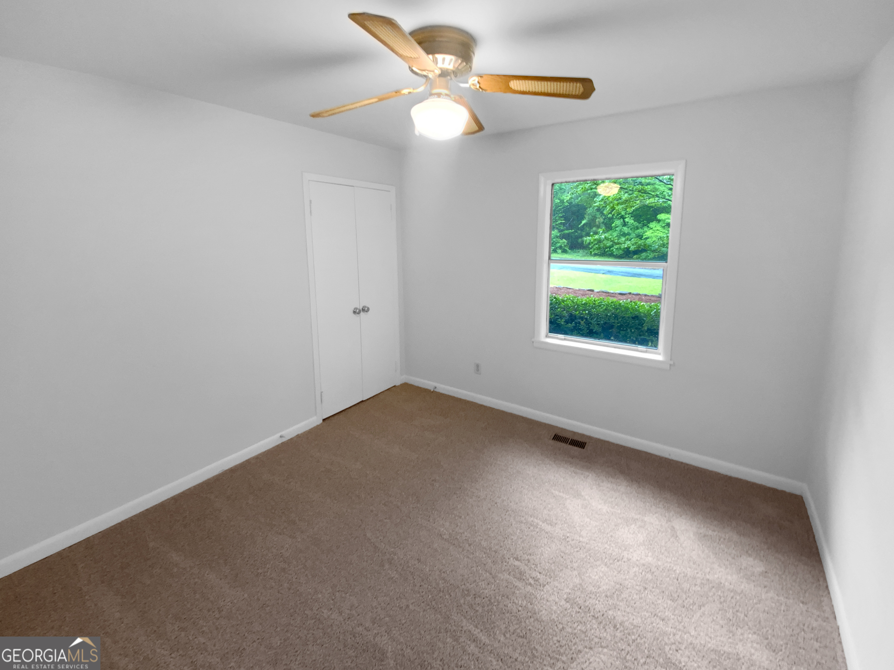 HOLLYDALE - Residential
